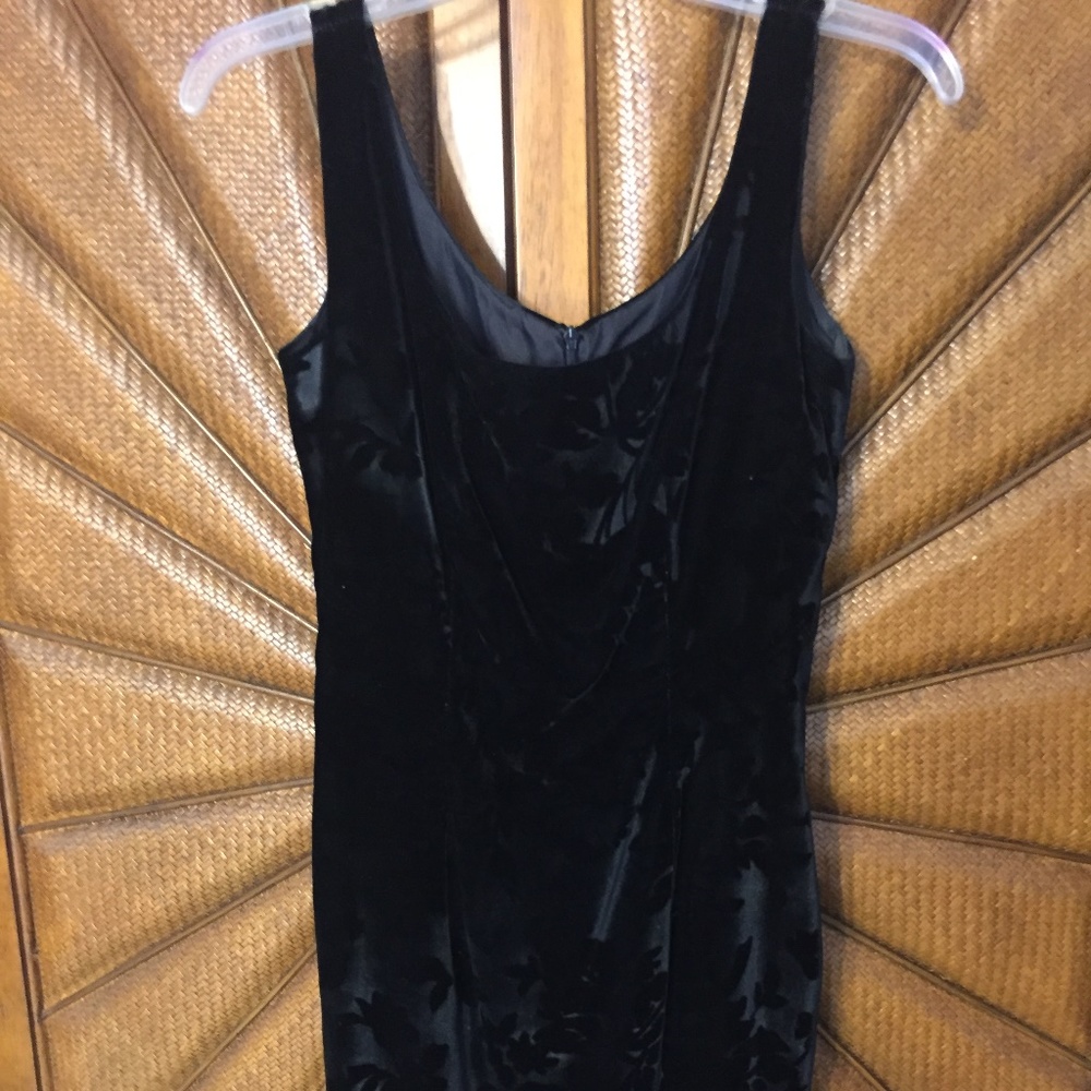 BLACK  VELVET DRESS